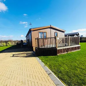 https://hedgerow-lodge-with-hot-tub.yorkshirehotels.net