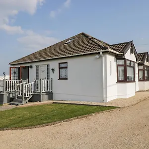 https://annex-chetnole.cardiffhotelswales.com