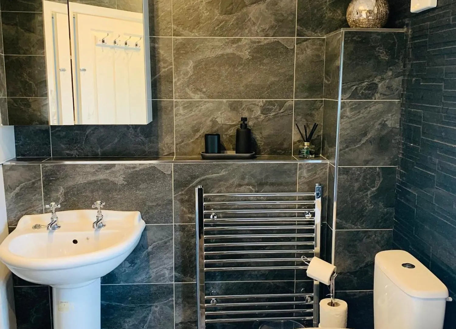 Chic 5 Bedroom House With Private Parking & Garden Μπρίστολ Σπίτι διακοπών